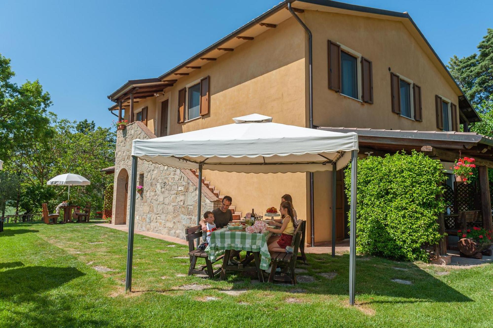Agriturismo Le Dolci Colline Valfabbrica 外观 照片